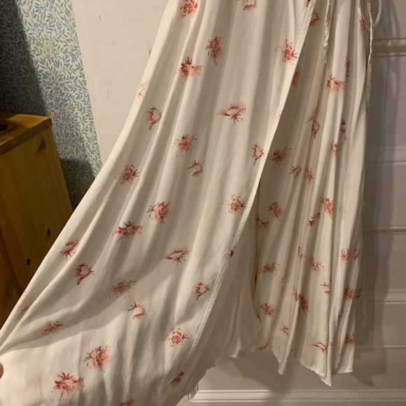 Abercrombie floral wrap midi dress - Picture 4 of 8